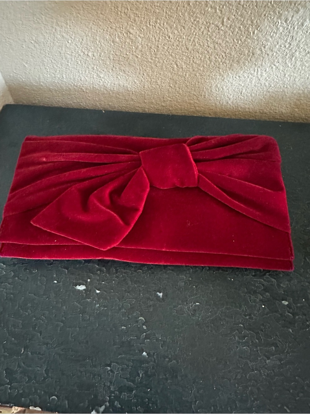 Velvet Bow Clutch - Red inc international concepts